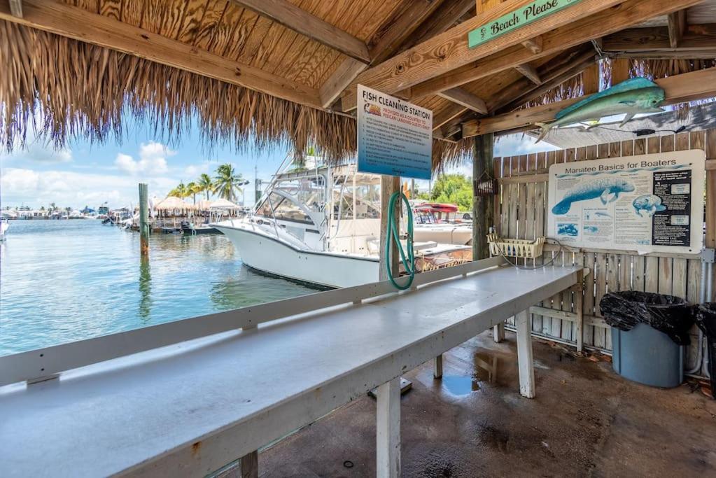 基韋斯特St Kitts - Downtown Waterfront Penthouse Pool Dock Parking别墅 外观 照片