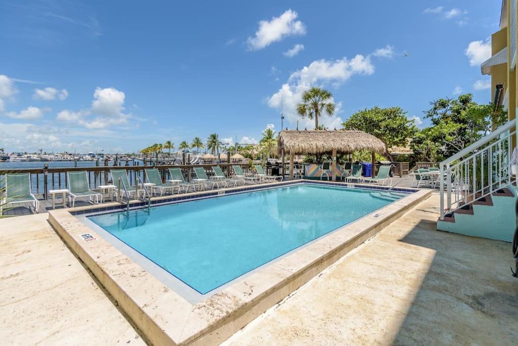 基韋斯特St Kitts - Downtown Waterfront Penthouse Pool Dock Parking别墅 外观 照片