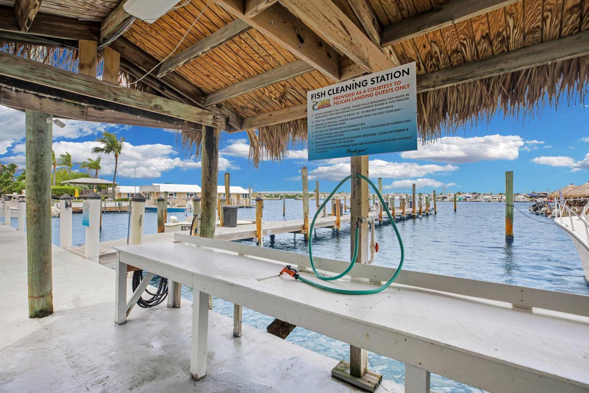 基韋斯特St Kitts - Downtown Waterfront Penthouse Pool Dock Parking别墅 外观 照片