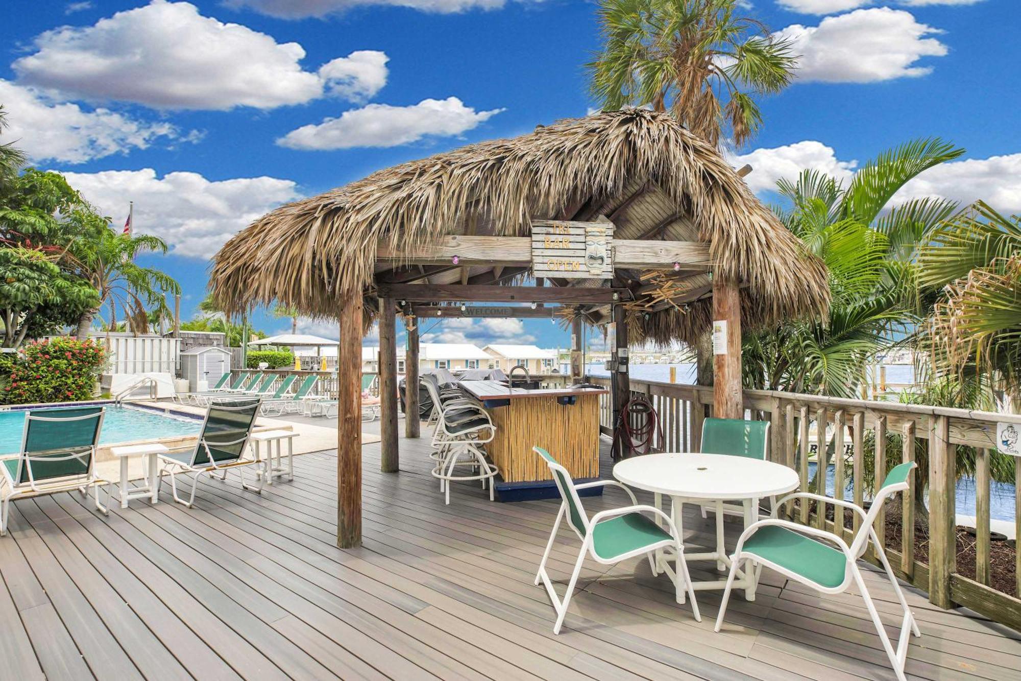 基韋斯特St Kitts - Downtown Waterfront Penthouse Pool Dock Parking别墅 外观 照片